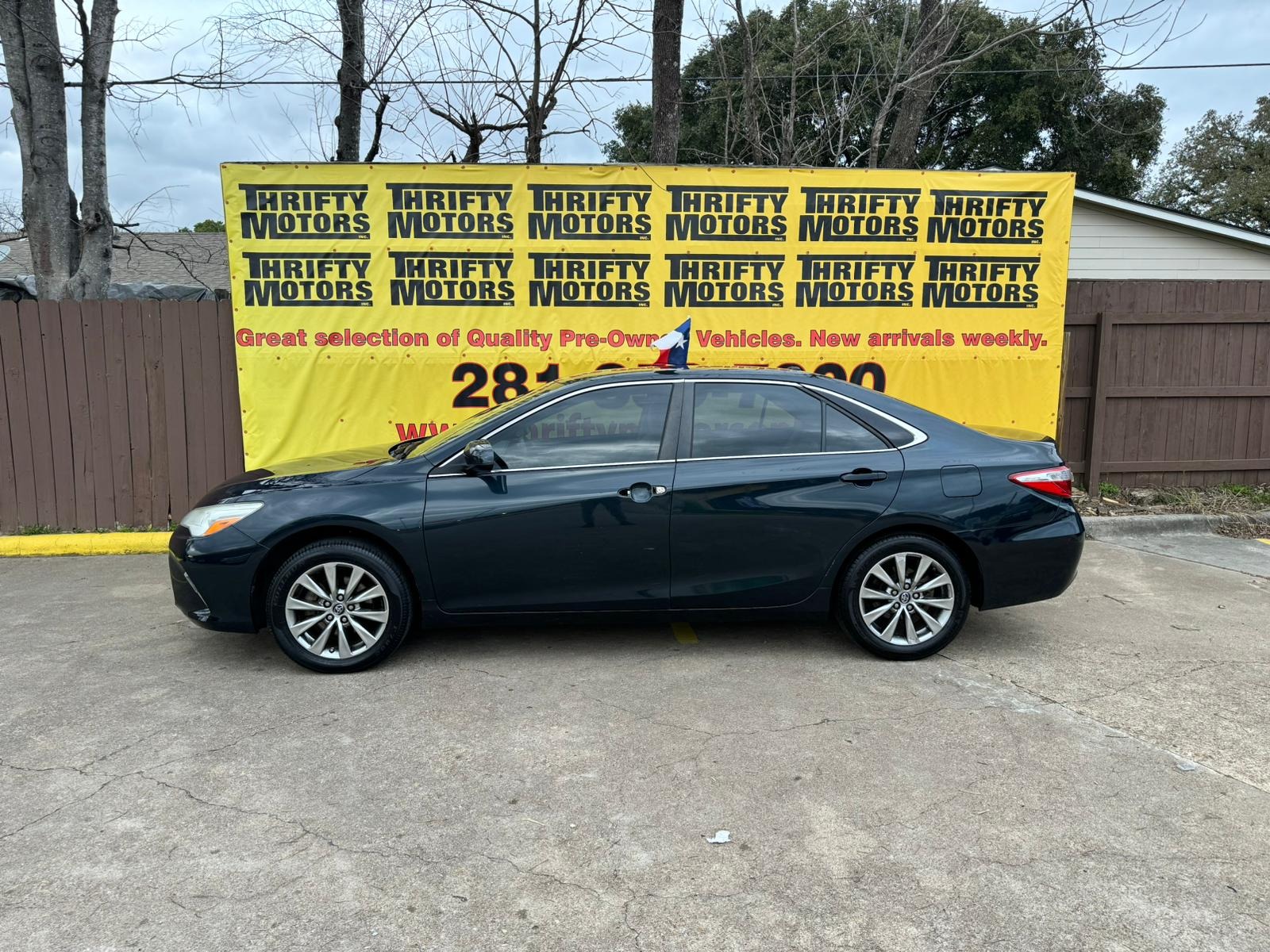 photo of 2016 Toyota Camry SE